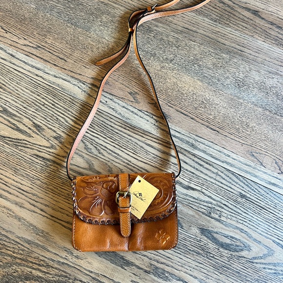 Patricia Nash Gold Torri Crossbody Bag - Picture 3 of 6